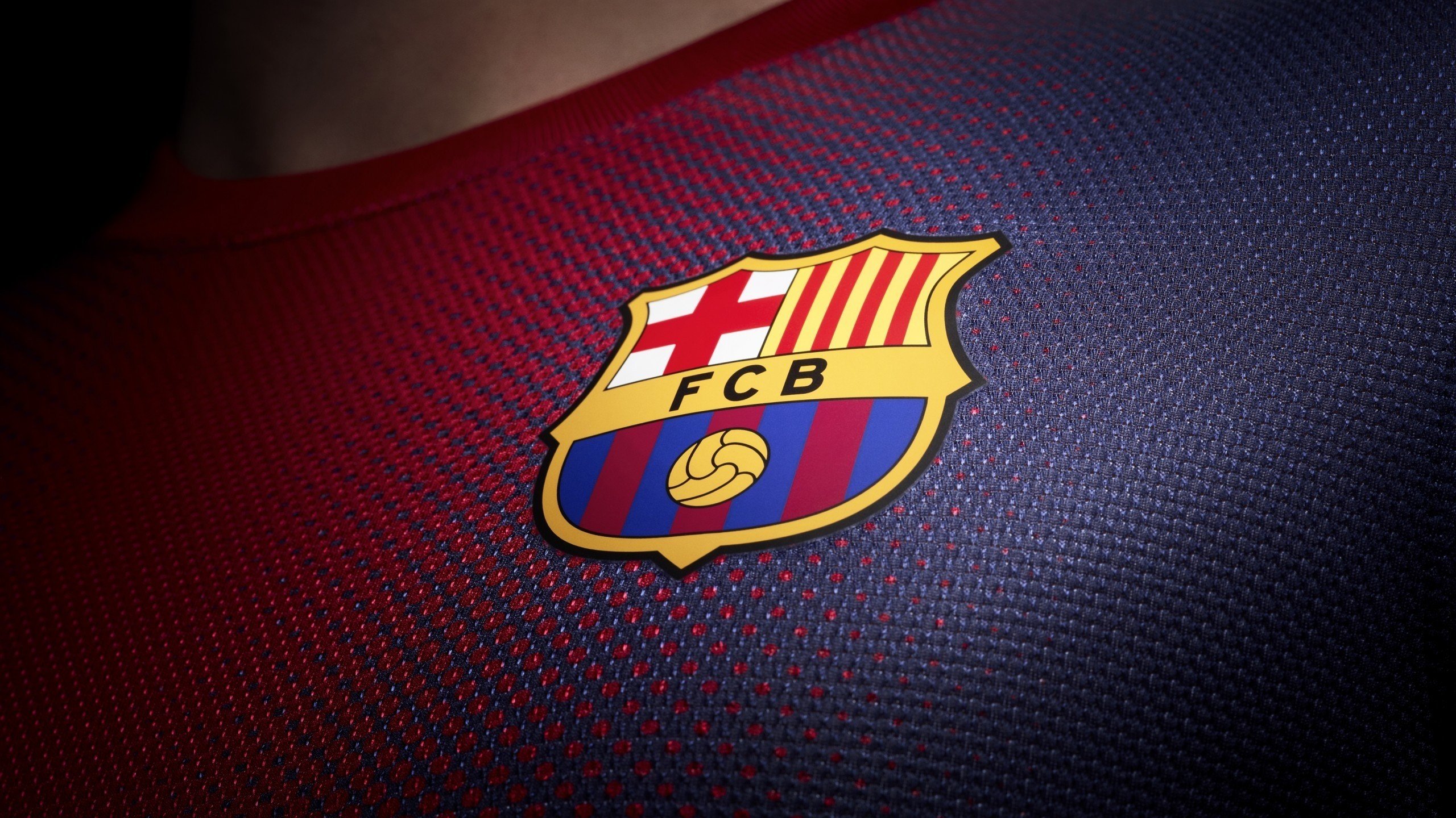 开云官方网站-冰与火之歌，姆巴佩抢眼全场，武磊整场无解，教练赛后深情拥抱，冰与火之歌，姆巴佩闪耀全场，武磊低迷，教练赛后深情拥抱